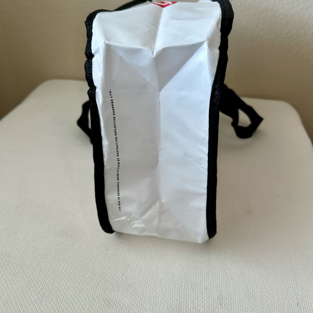 Lululemon Small Tote Bag White and Red Black Handles Snap Closure Inspiration - Picture 6 of 7